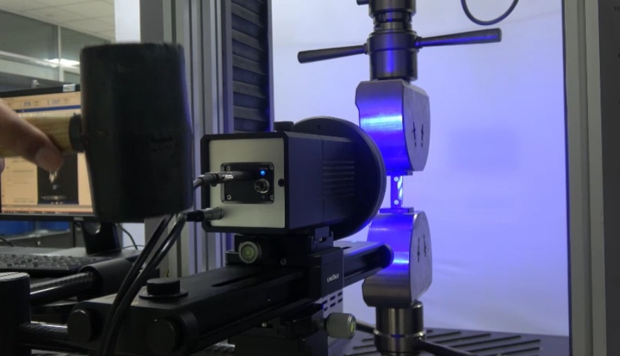 三思試驗機 抗振動功能演示-錘擊.jpg